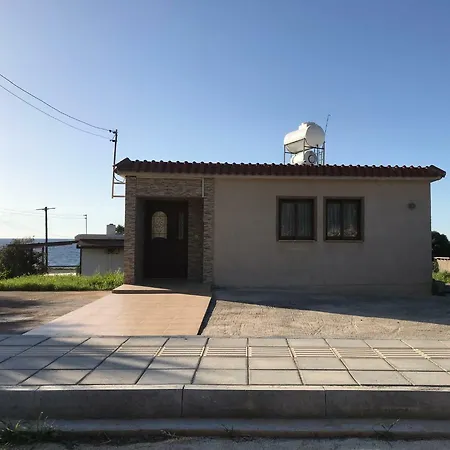 Pomos Small Sunny House Exterior photo