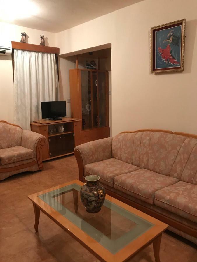 Small Sunny House Pomos